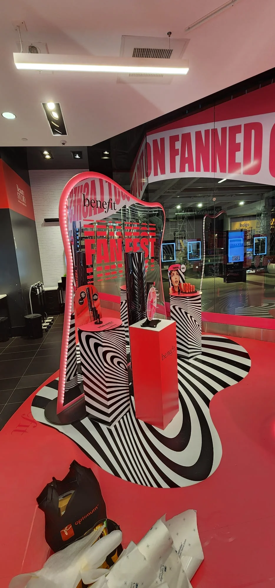 Custom retail store display designed and built by Habitar 91 for Benefit cosmetics in Miami, Florida