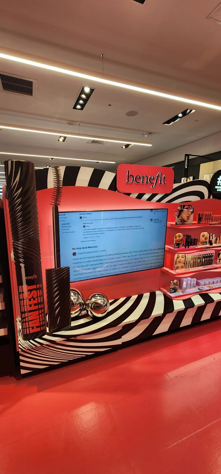 Custom retail store display designed and built by Habitar 91 for Benefit cosmetics in Miami, Florida