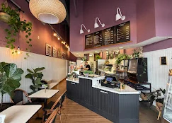 Modern juice bar interior at Maraneros in Davie, Florida, featuring custom design elements, branded environments, and commercial buildout by Habitar 91